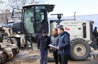 Gemlik’te Kar Yağışı Sonrası Tuzlama Çalışmaları Gerçekleştirildi